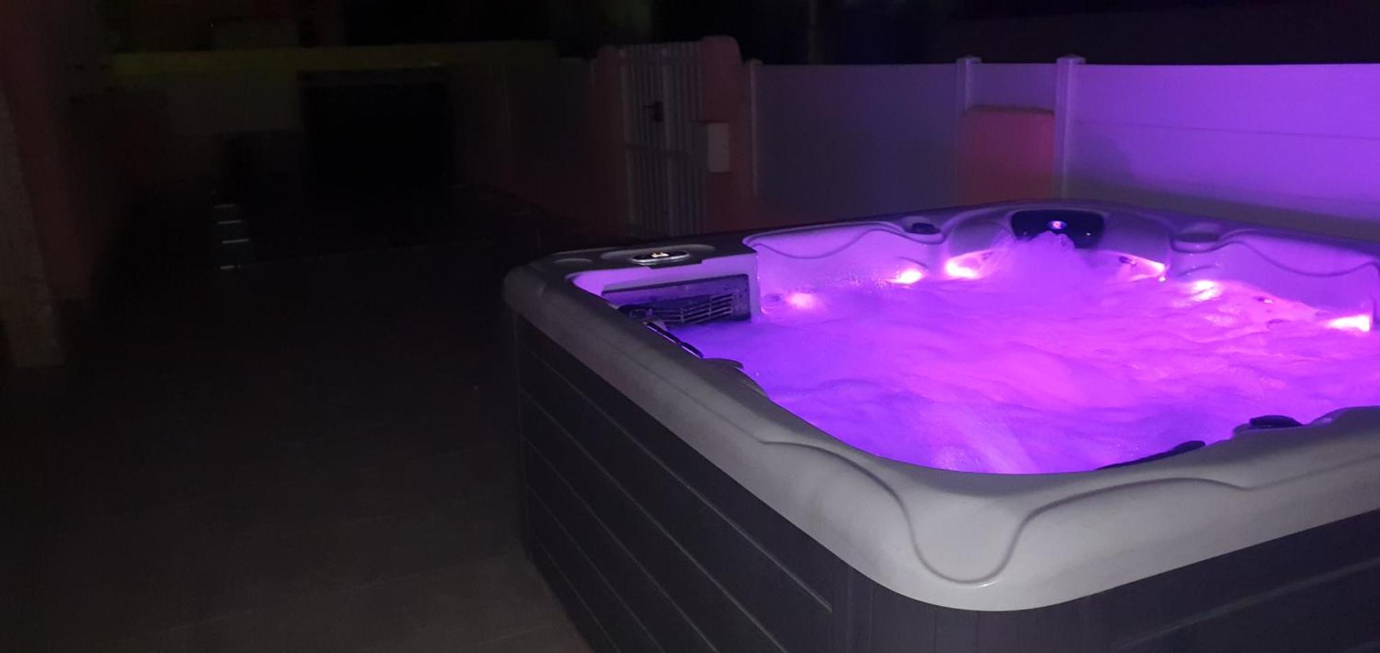 Villa H2O - Jacuzzi & Piscine Chauffee Le Barcares Bagian luar foto